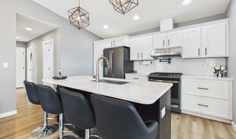2508 Dean Ct, Brookings, SD 57006