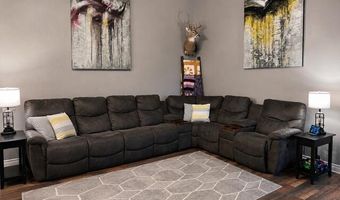 409 Brittany Ct, Aurora, MO 65605
