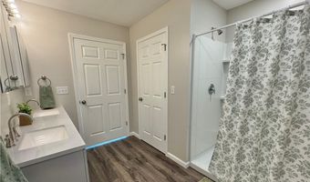 406 S Raccoon Rd, Austintown, OH 44515