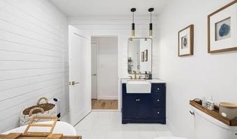 10 Long St, Johnston, RI 02919