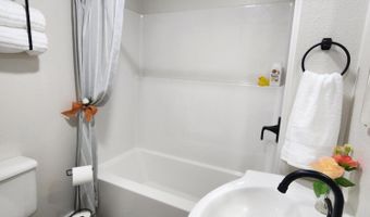 1100 N Mansfield Rd, Ava, MO 65608