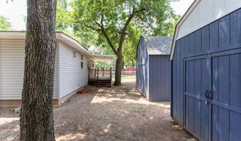 427 W COLLEGE St, Burkburnett, TX 76354