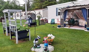 8 Maple Rd, Belmont, ME 04952