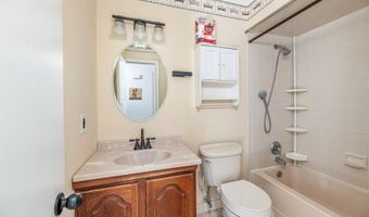3 Silver Star Ct 10, Alloway, NJ 07462