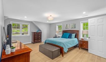 17 Will Croft St, Cumberland, RI 02864