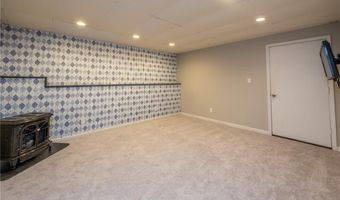 15143 Briarwood Dr, Basehor, KS 66007