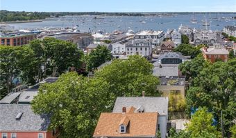 28 Young St 1, Newport, RI 02840