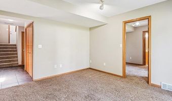 667 Andy Ct, North Liberty, IA 52317