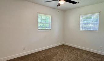 904 S Oak Ridge Dr, Aurora, MO 65605