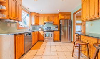 28 Reservoir St, Bethel, CT 06801