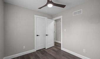 628 Hickory Knoll Ct, Ballwin, MO 63021
