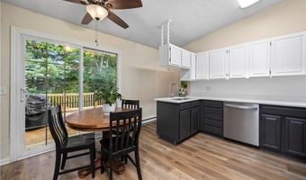 621 Van Oaks Dr, Amherst, OH 44001