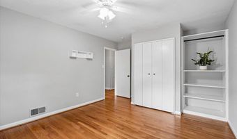 3831 N VERNON St N, Arlington, VA 22207