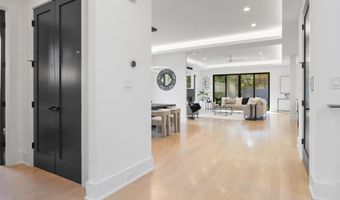 3644 N VERMONT St, Arlington, VA 22207