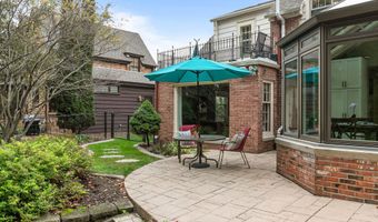 280 RIVER Dr, Appleton, WI 54915