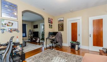 638 Pontiac Ave, Cranston, RI 02910