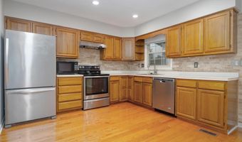 13 CARRIAGE WALK Ct, Baltimore, MD 21234
