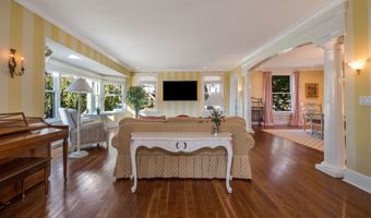 10 Island View Ave, Branford, CT 06405