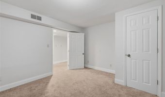 2373 Hiddengarden Ct, Ballwin, MO 63021