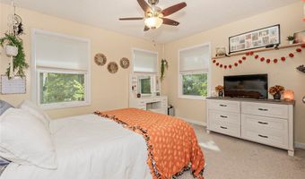 225 Linwood Ln, Aurora, OH 44202