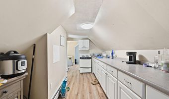 10 Pearl St, Auburn, ME 04210