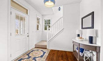 11689 E Laketowne Dr, Albertville, MN 55301
