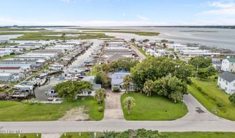 319 Old Causeway Rd, Atlantic Beach, NC 28512