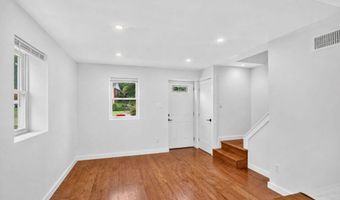 2218 FARRINGTON Ave, Alexandria, VA 22303