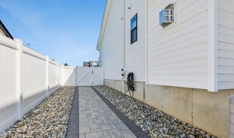 1 Melinda Ct, Bayville, NJ 08721