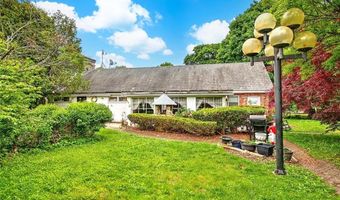 3 Waumsett Ave, Cumberland, RI 02864