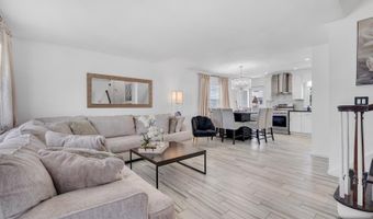 201 Maiden Ln, Bergenfield, NJ 07621