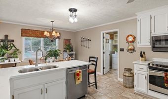 521 East St, Athens, AL 35611
