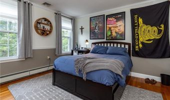 155 Oakdale Rd, North Kingstown, RI 02852