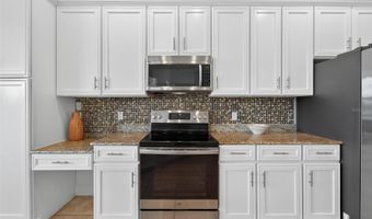 924 BUNKER VIEW Dr, Apollo Beach, FL 33572