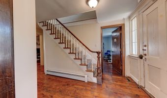 141 Dowd Ave, Canton, CT 06019