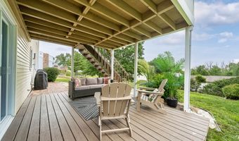 15 Diane Dr, Cromwell, CT 06416