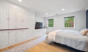 43 Darling Parke Dr, Bangor, ME 04401