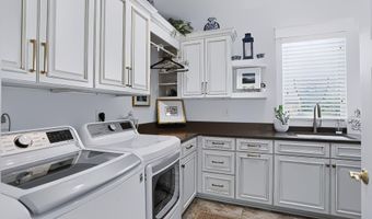 4025 Lochview Ct, Bargersville, IN 46106