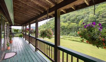 1372 Comerford Dam Rd, Barnet, VT 05821