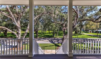 130 NE Crystal St, Crystal River, FL 34428