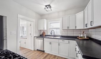 212 Nile Kinnick Dr N, Adel, IA 50003