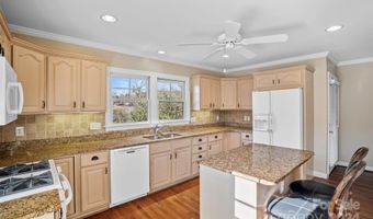 2 Creekside Way, Asheville, NC 28804