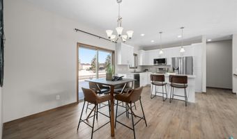 500 E Cairos Pl, Brandon, SD 57005