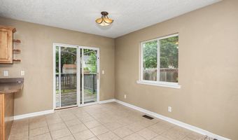 4105 Harris St, Ames, IA 50014