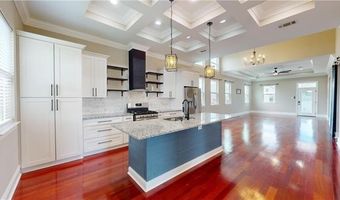 216 BEAR Dr, Arabi, LA 70032