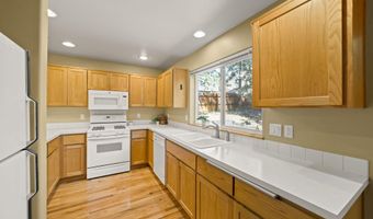 2152 NW Torrey Pines Dr, Bend, OR 97703