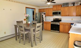 50 Wood Ln, Alburgh, VT 05440