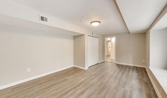 8806 FOX HILLS Trl, Potomac, MD 20854