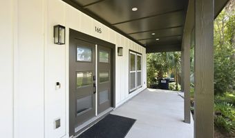 165 10th St, Apalachicola, FL 32320