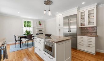 1 Mallard Cove Way, Barrington, RI 02806